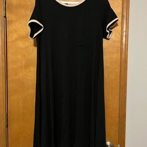 LulaRoe Carly dress! Black with tan collar and sleeve hems.